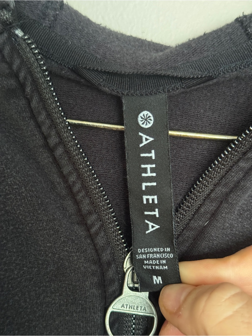 Athleta Balance Full Zip Hoodie Black Tencel Thumbholes M - Picture 5 of 9